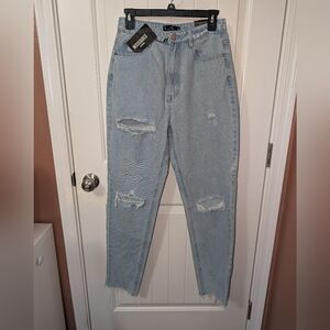NWT Missguided Distressed Riot Highrise Mom Jean W6 Light Wash